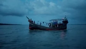 সাগরে ট্রলার ডুবি, প্রাণে রক্ষা পেলেন পাথরঘাটার ১৮ মাঝিমাল্লা