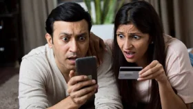 ক্রেডিট কার্ডে খরচের প্রবণতা বাড়ে কেন