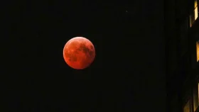 ‘ব্লাড মুন’ দেখলো দেশবাসী