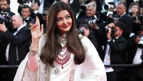 ‘আপত্তিকর’ ছবি ভাইরাল, আদালতে অভিযোগ ঐশ্বরিয়ার