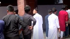 ভোটকেন্দ্রে শিক্ষার্থীদের স্বতঃস্ফূর্ত অংশগ্রহণ