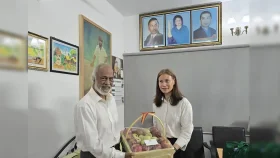 খালেদা জিয়াকে ফল পাঠালেন ভুটানের রাষ্ট্রদূত