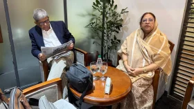 সিঙ্গাপুর গেলেন মির্জা ফখরুল দম্পতি