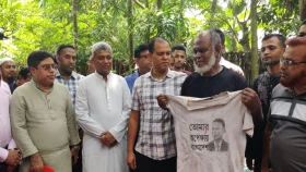 অসহায় ভ্যানচালকের পরিবারের পাশে দাঁড়ালেন তারেক রহমান