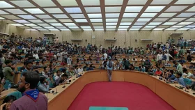 ডাকসু নির্বাচন,  ফলের অপেক্ষায় পূর্ণ সিনেট ভবন