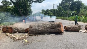 ফরিদপুরে টানা তৃতীয় দিন মহাসড়ক অবরোধ
