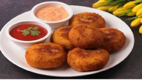 ঘরে তৈরি করুন পনির কাটলেট স্ন্যাকস