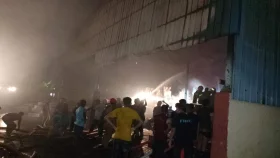 গজারিয়ায় কারখানার গুদামে আগুন, অর্ধকোটির টাকার ক্ষয়ক্ষতি