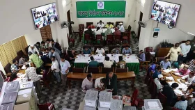 জাকসুর ভোট গণনা বন্ধ, চলছে জরুরি সভা