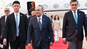 ১০ দিনের চীন সফরে পাকিস্তানের প্রেসিডেন্ট 