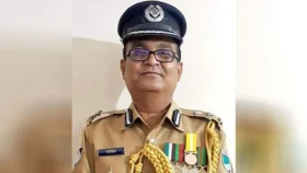 পুলিশের সাবেক ডিআইজি নাহিদুল ইসলাম গ্রেপ্তার