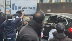 লন্ডনে তথ্য উপদেষ্টা মাহফুজ আলমের আ.লীগের ওপর হামলার চেষ্টা