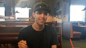 চার্লি কার্ক হত্যায় আটক কে এই রবিনসন