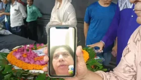 ভিডিওকলে ফরিদা পারভীনকে শ্রদ্ধা জানালেন রুনা লায়লা