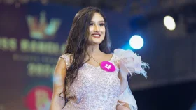 ‘মিস অ্যান্ড মিসেস এলিগ্যান্স বাংলাদেশ ২০২৫’ ঢাকার মেয়ে আকসা