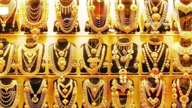 আজ যে দামে বিক্রি হচ্ছে সোনা