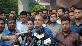 দুর্গাপূজা নির্বিঘ্ন ও উৎসবমুখর করতে অ্যাপ খোলা হয়েছে: স্বরাষ্ট্র উপদেষ্টা