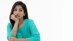 মেয়েদের মুড সুইংয়ের কারণ ও লক্ষণ