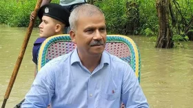 রাতারগুলের রূপে মুগ্ধ আইন উপদেষ্টা