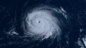 উপকূলের দিকে ধেয়ে আসছে সুপার টাইফুন রাগাসা