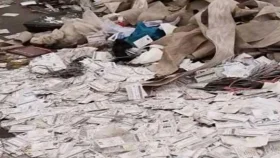 ময়লার স্তূপ থেকে  পাঁচ বস্তা এনআইডি কার্ড উদ্ধার