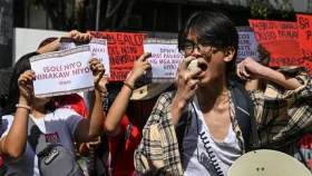 দুর্নীতিবিরোধী আন্দোলনে উত্তাল ফিলিপাইন, রাস্তায় জেন-জিরা