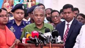 সারাদেশে নির্বিঘ্নে পূজা উদযাপনে কোনো নিরাপত্তা ঝুঁকি নেই: স্বরাষ্ট্র উপদেষ্টা