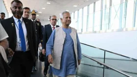 নিউইয়র্কে পৌঁছেছেন প্রধান উপদেষ্টাসহ প্রতিনিধি দল