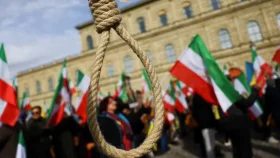 পুলিশ হত্যা ও গুপ্তচরবৃত্তির অভিযোগ, ইরানে তিনজনের মৃত্যুদণ্ড কার্যকর