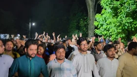 রাকসু নির্বাচন পেছানোর প্রতিবাদে ছাত্রশিবিরের বিক্ষোভ মিছিল