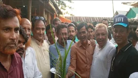 বাঁশখালীতে ৩১ দফা বাস্তবায়নে বিএনপির লিফলেট বিতরণ 