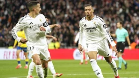 এমবাপ্পের জোড়া গোলে মাদ্রিদের দাপুটে জয়