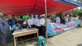 আসন ফেরাতে বাগেরহাটে চলছে গণস্বাক্ষর কর্মসূচি