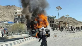 বিক্ষোভ-সহিংসতায় লাদাখে থমথমে পরিস্থিতি, কারফিউ জারি