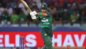 পাকিস্তানের বিপক্ষে শুরুতেই দুই উইকেট বাংলাদেশের