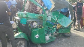 সিএনজিতে পিকআপের ধাক্কা, মা-মেয়েসহ নিহত ৩