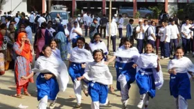 দুর্গাপূজায় শিক্ষাপ্রতিষ্ঠানে টানা ১২ দিনের ছুটি