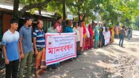 শার্শায় সাংবাদিকের মুক্তির দাবিতে মানববন্ধন