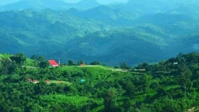পর্যটনের নামে প্রকৃতির ক্ষতি নয়, চাই সচেতনতা ও সহানুভূতি