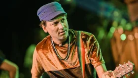 ১৪ ভাষার পাঠ্যপুস্তকে জুবিন গার্গের জীবনী&nbsp;