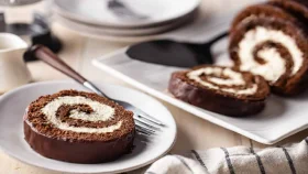 ঘরেই বানিয়ে ফেলুন চকলেট কফি সুইস রোল