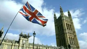 ব্রিটেনে স্থায়ী বসবাসের নিয়ম আরও কঠোর হচ্ছে