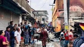 কাপাসিয়া বাজারে অগ্নিকাণ্ড, ৫ দোকান ভস্মীভূত