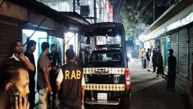 সিদ্ধিরগঞ্জে শীর্ষ সন্ত্রাসী ধরতে গিয়ে ৩ র‌্যাব সদস্যসহ আহত ৪