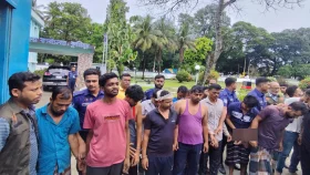 কুমিল্লায় ডাকাতির প্রস্তুতিকালে গ্রেপ্তার ১৪