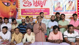 বাঁশখালীতে বিএনপির পূজামণ্ডপ পরিদর্শন ও উপহার প্রদান