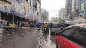 ঢাকার সড়কে আজও জলাবদ্ধতা