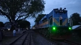 নলডাঙ্গায় বাংলাবান্ধা এক্সপ্রেস ট্রেনে আগুন, ৩ ঘণ্টা বিলম্ব 