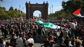 গাজায় যুদ্ধ বন্ধের দাবিতে ইউরোপজুড়ে বিক্ষোভ, লন্ডনে আটক ৪৪২