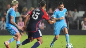 মেসির হ্যাটট্রিক অ্যাসিস্টে বড় জয় মায়ামির